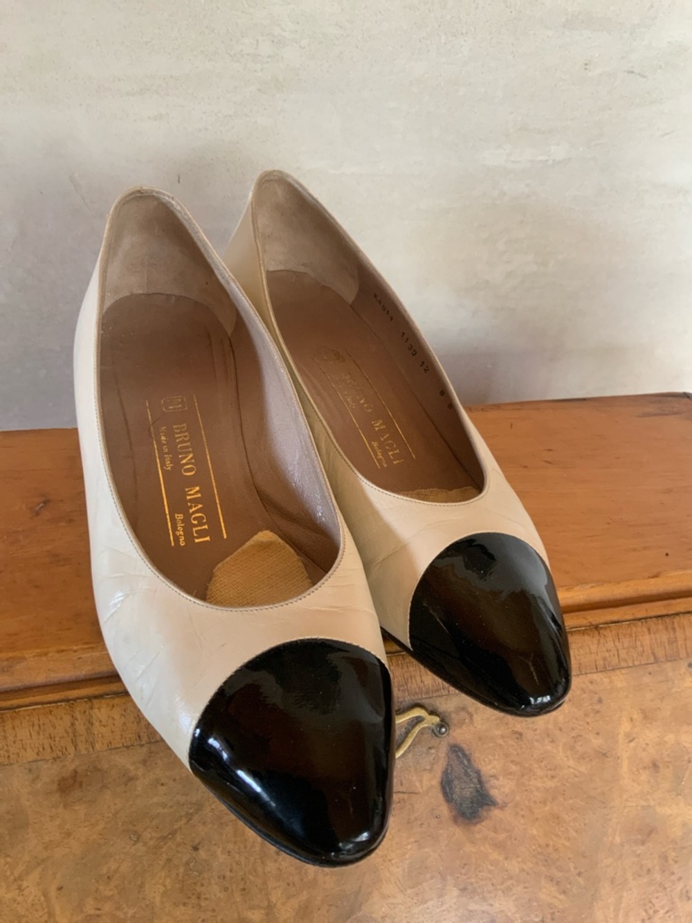 Bruno MAGLI Cap Toe Pump 8M🖤 - Picture 3 of 13